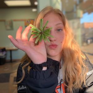 Meet your Posher, Tekla